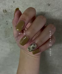 秋の味覚にお花を添えて