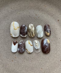 brown white nuance