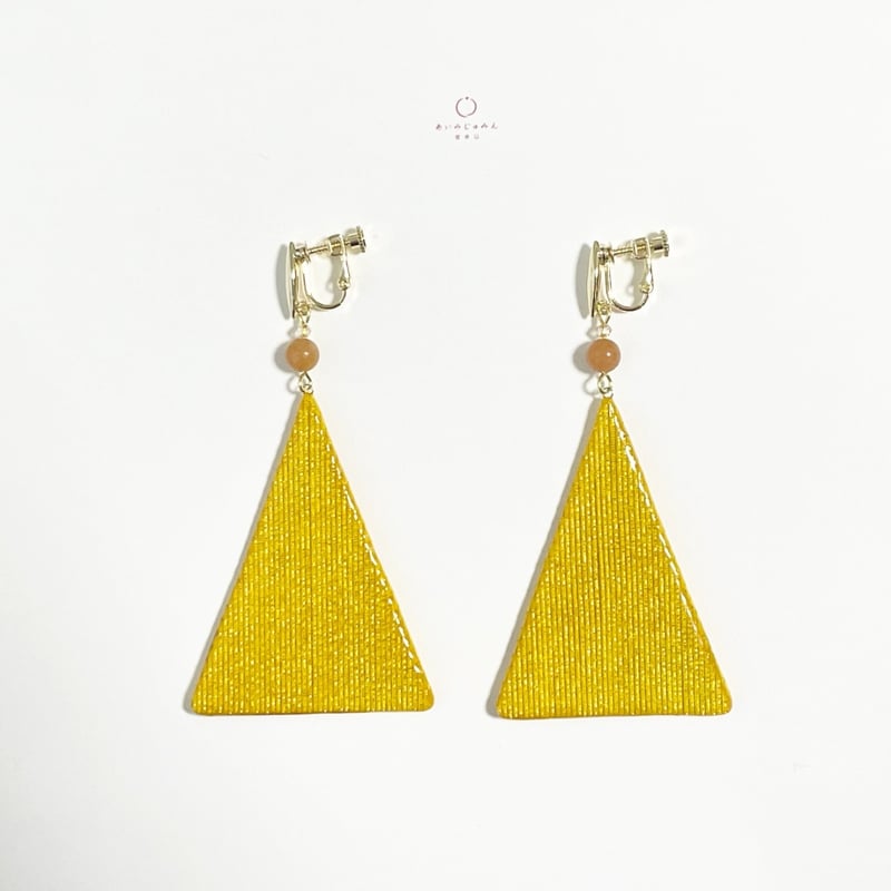 金色 水引き × カーネリアン × クリスタル製ビーズ《イヤリング