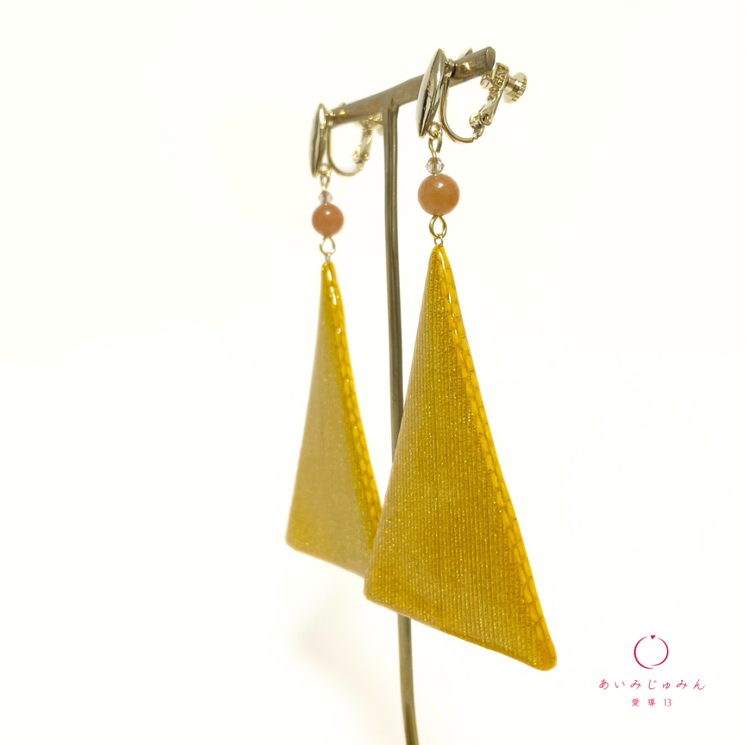 金色 水引き × カーネリアン × クリスタル製ビーズ《イヤリング