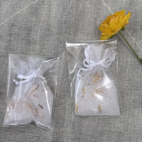 ギフトセット（薔薇の形石けん・バスソルト）
