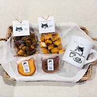 グシコロお菓子4種とニャグカップのセット（おまけ付き）