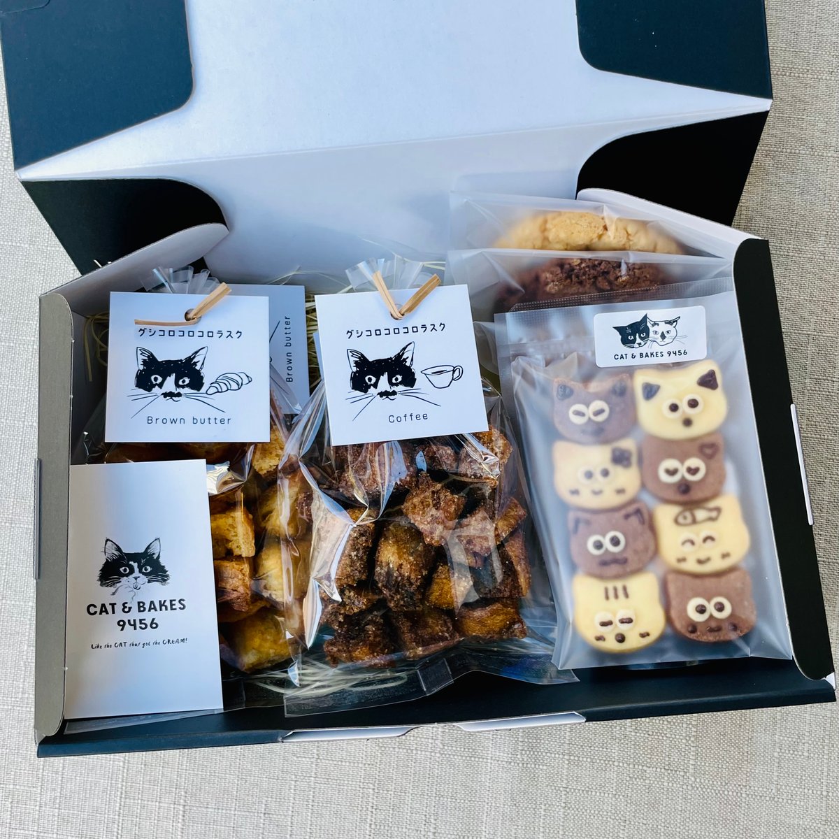 ③お菓子詰め合わせ 9456セレクトGIFT BOX【黒】 | CAT & BAKES 9456