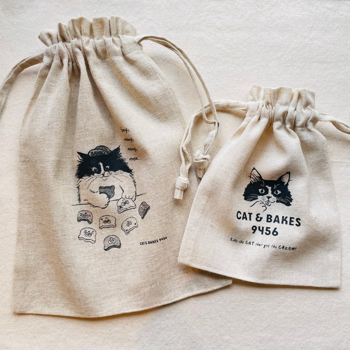 グクちゃん巾着袋セット(おまとめ中) グシコロお菓子とKINCHAKU袋のセット(おまけ付き) | CAT