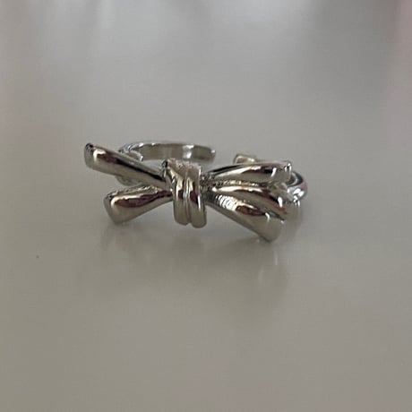 twist ribbon ring