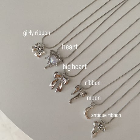 simple_charm necklace