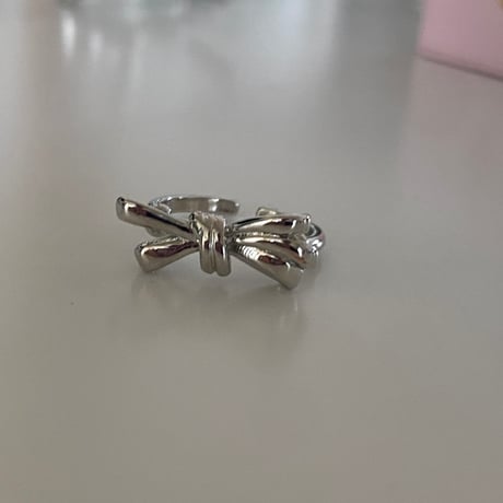twist ribbon ring