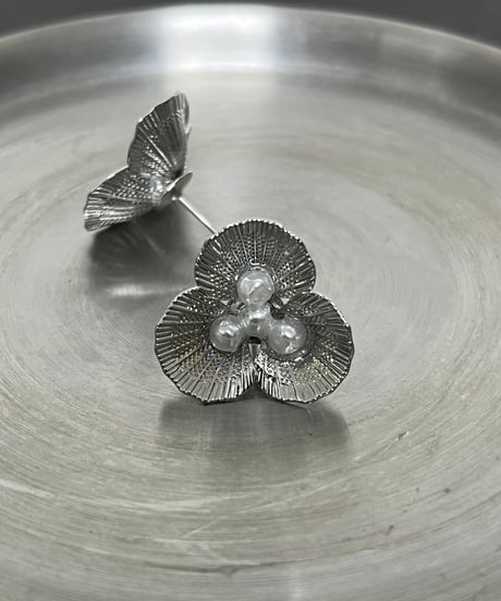 一点モノ③ ３枚パールお花 × ボタニカルリーフ