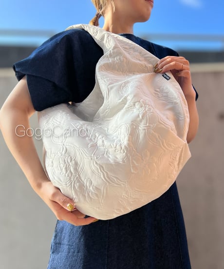 ◆手作りバッグ◆クタッとバッグ［ショート］ふんわり肩掛けバッグ【ぷっくりフラワー】