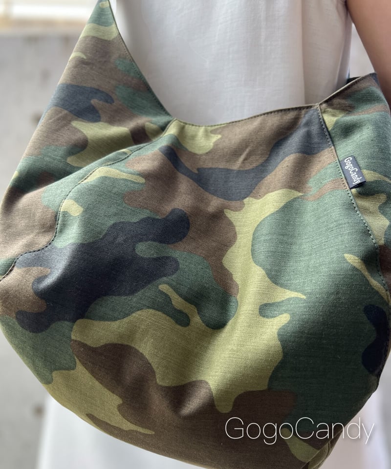 迷彩柄ショルダーバッグ 中型 ハンドメイドバック ◇手作りバッグ◇ポンバッグ/ショルダーバッグ【迷彩】 | GogoCandy