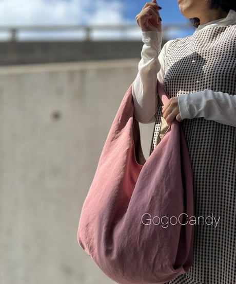 ◆手作りバッグ◆クタッとバッグ［Short］ふんわり肩掛けバッグ【くすみピンク】