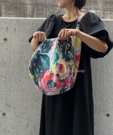 ◆手作りバッグ◆ポンバッグ/ショルダーバッグ・ボディーバッグ【ペイントフラワー】