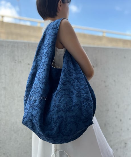 ◆手作りバッグ◆クタッとバッグ［ショート］ふんわり肩掛けバッグ【リーフステッチ】ブルー