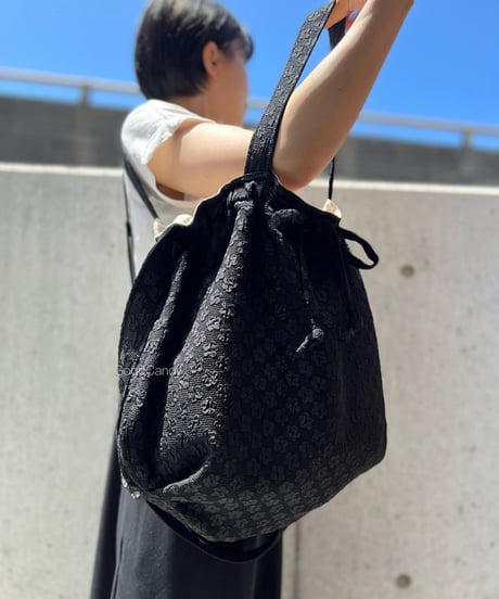 ◆手作りバッグ◆もちきんちゃくバッグ/2way・ショルダーバッグ・巾着【ぷくぷくフラワー】（ブラック）
