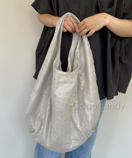 ◆手作りバッグ◆クタッとバッグ［Short］ふんわり肩掛けバッグ【シルバーラメリネン】