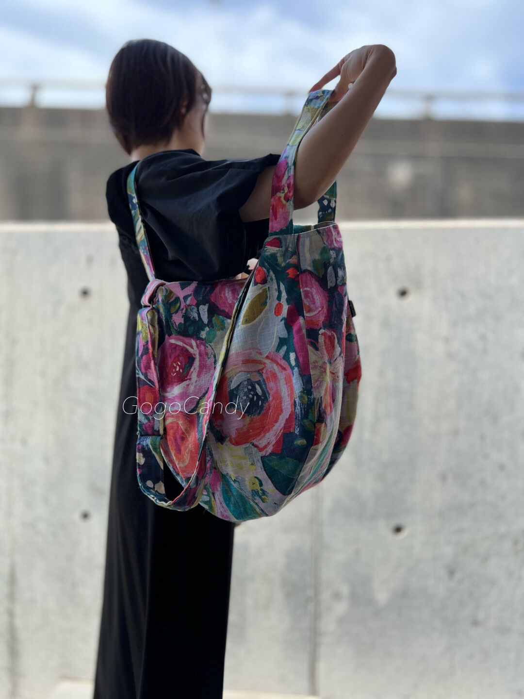 ◎ハンドメイド◎大きめオーダートートバッグ▶もちとん様 ワンポイント刺繍トートバッグ(ネイビー/小) - seventen