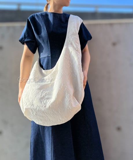 ◆手作りバッグ◆クタッとバッグ［Long］ふんわりショルダーバッグ【ぷっくりフラワー】