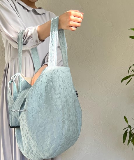 ◆手作りバッグ◆ひねりもちバッグ/2way・トートバッグ・ショルダーバッグ【浮き立つ花】