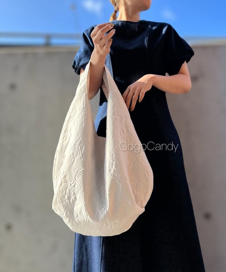 ◆手作りバッグ◆クタッとバッグ［ショート］ふんわり肩掛けバッグ【ぷっくりフラワー】