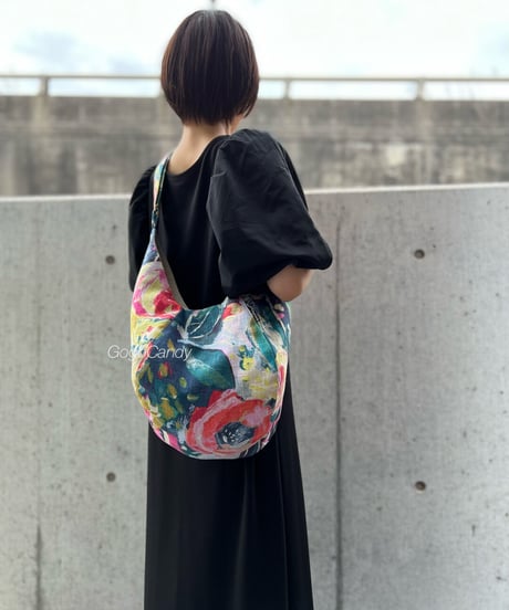 ◆手作りバッグ◆ポンバッグ/ショルダーバッグ・ボディーバッグ【ペイントフラワー】