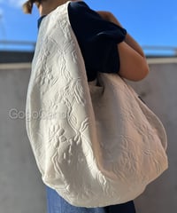 ◆手作りバッグ◆クタッとバッグ［ショート］ふんわり肩掛けバッグ【ぷっくりフラワー】