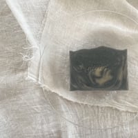 麻炭とセサミオイルのせっけん