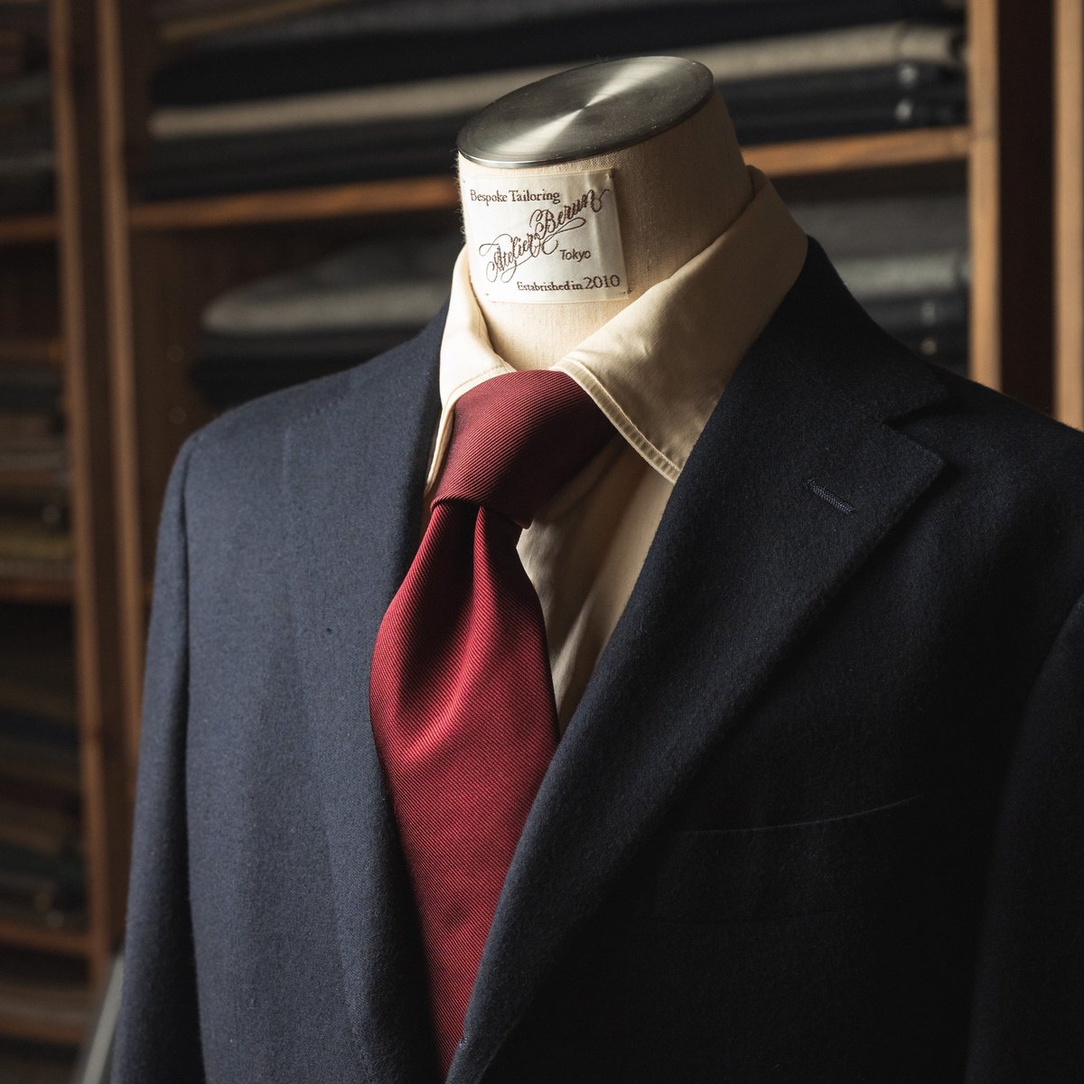 Burberry／バーバリー／ソリッドタイ／ヘリンボーン／ネイビー／Italy製 Burberry／バーバリー／ソリッドタイ／ヘリンボーン／ネイビー／Italy