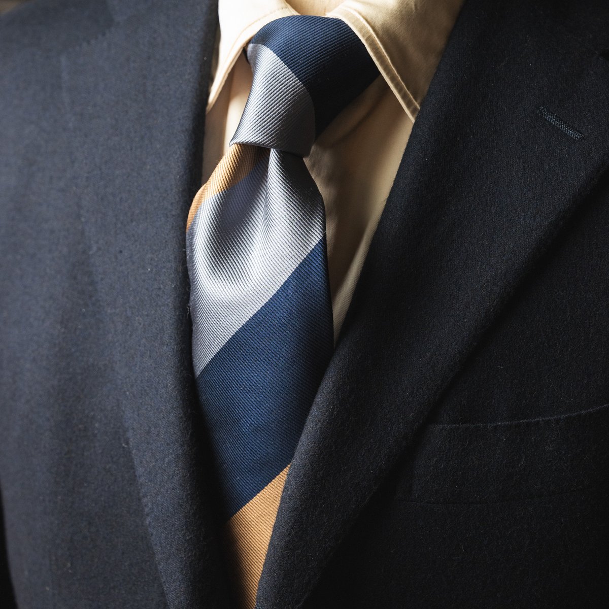 ネイビー・スカイブルー・ベージュ レジメンタルタイ | Atelier BERUN