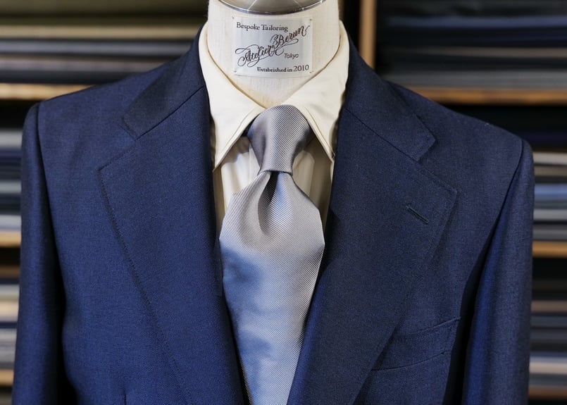 シルバーグレー ソリッドタイ | Atelier BERUN