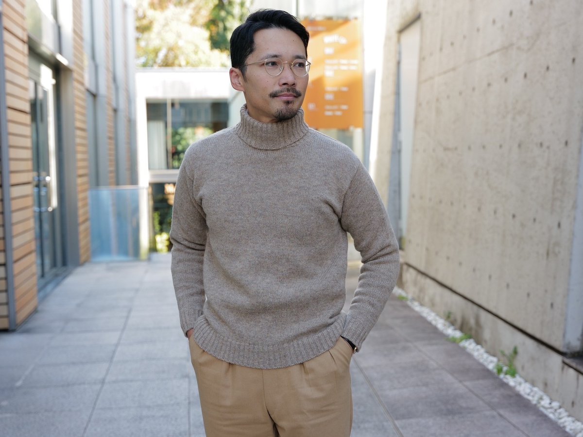 COACH ベージュ タートルネックセーター fit=scale-down,w=1200