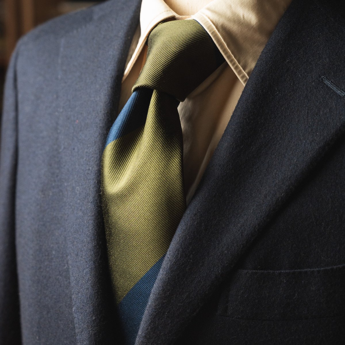 オリーブ/ネイビー 幅広レジメンタル | Atelier BERUN