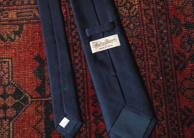 ダークネイビー ソリッドタイ | Atelier BERUN