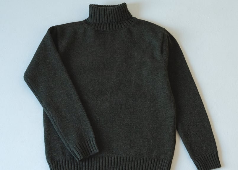 ミドルゲージ タートルネックニット 【グリーン】 | Atelier BERUN