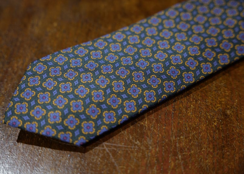 プリントタイ グリーン小花柄 | Atelier BERUN