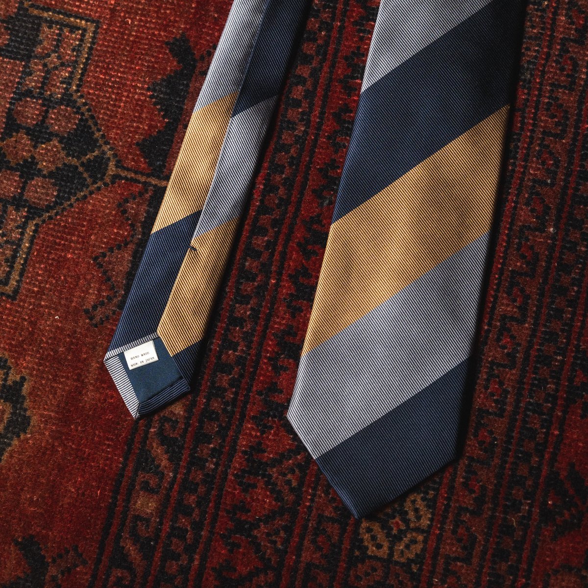 A BATHING APE スカル柄 刺繍レジメンタル青山限定ネクタイ ネイビー・スカイブルー・ベージュ レジメンタルタイ | Atelier BERUN