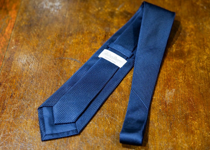 ネイビー ヘリンボーンタイ | Atelier BERUN