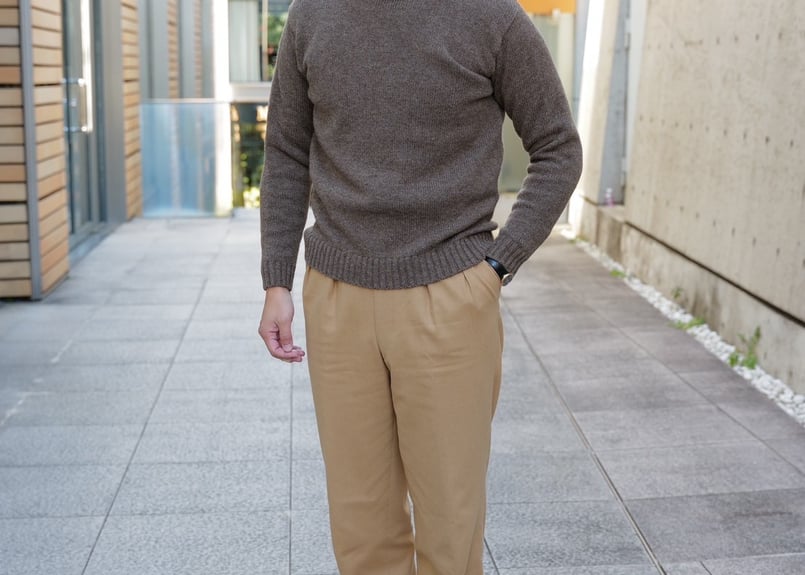 ミドルゲージ タートルネックニット 【ブラウン】 | Atelier BERUN