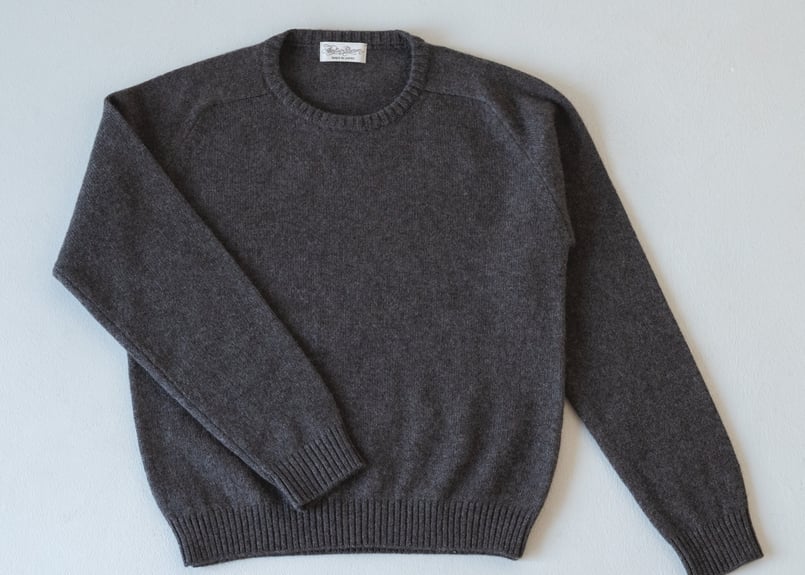 ラムウール クルーネックニット 【ブラウングレー】 | Atelier BERUN