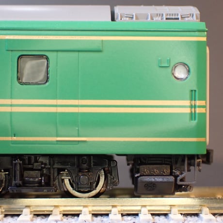 【リニューアル中】TNタイプ24系 夢空間トイレタンク車端機器・ドア下ステップ3両分/Nゲージ