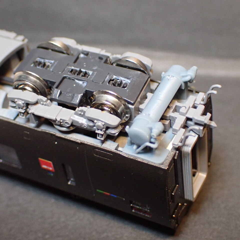 787系アラウンドザ九州 トイレタンク車端部床下機器4両分 | Slope