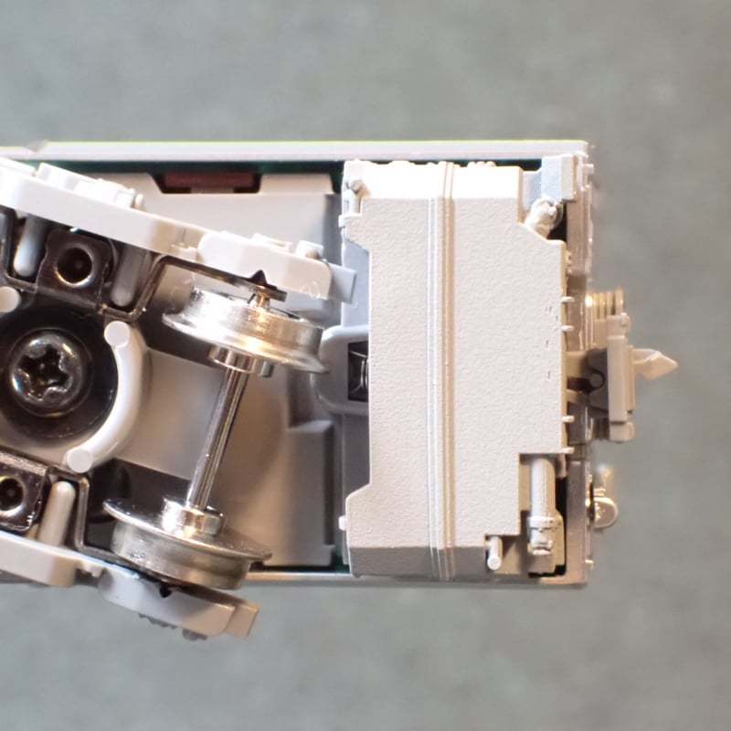 HG密連連結トイレタンク付色入仕上品 E721系 0番台 4両 A-7490 塗装済み】JR四国2700系トイレタンク5両分＋排障器5両分/Nゲージ