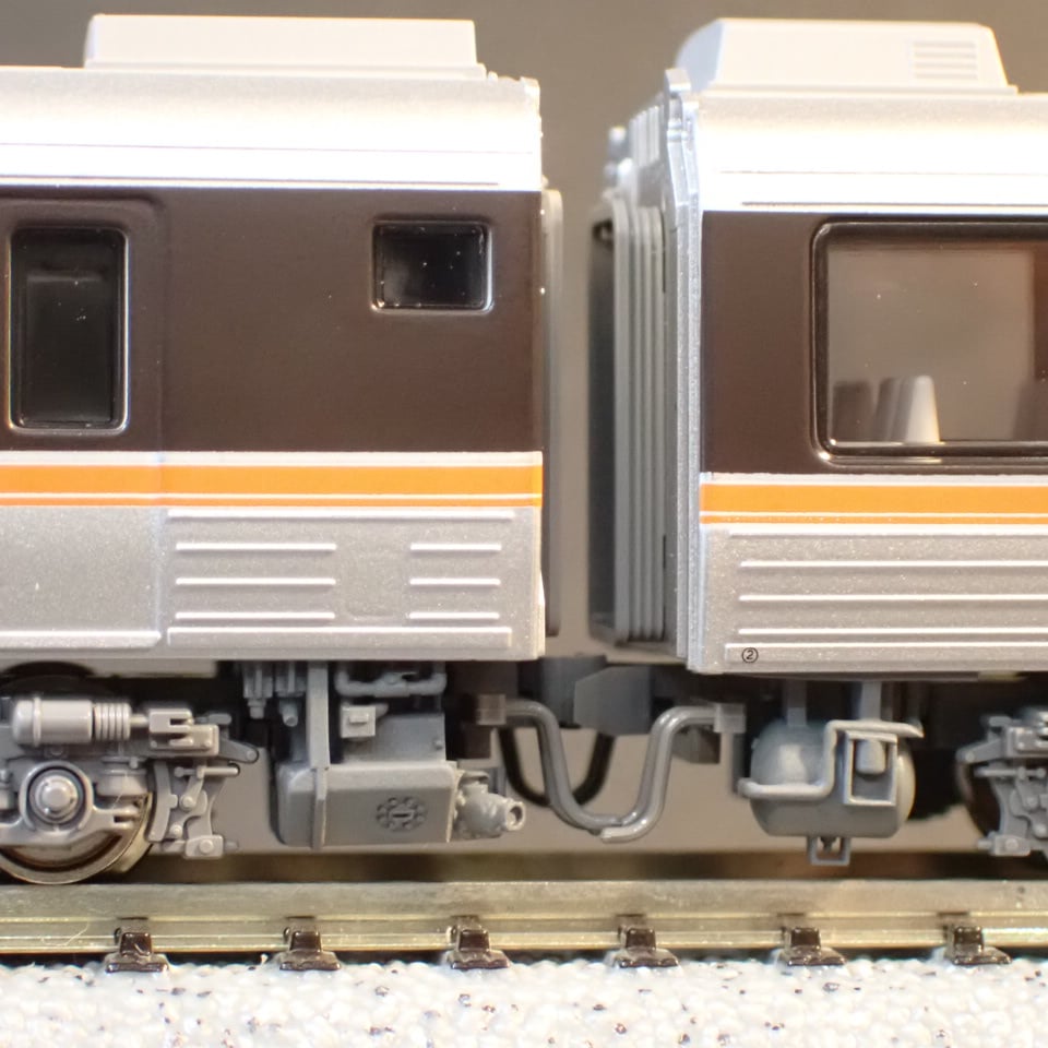 キハ85系Nゲージ鉄道模型 2両内部照明付き 鉄道模型] KATOキハ85 ご紹介、ライトユニット加工、M車両バラし