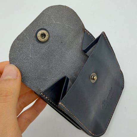 レザーフラップコインケース付二つ折りウォレット（ハンドメイド／コンパクト／裏地付／ギフト対応）