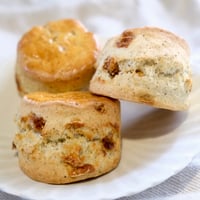 【8/29発送】スコーン2種（4個）と、モカチーズケーキ、バナナケーキの夏の冷凍便セット