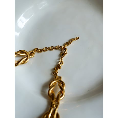 LYNYER London | BIG KNOT NECKLACE  ( Gold W coating )