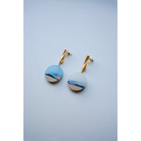 EJING ZHANG London | Eclipse Twist Dise Earrings ( Bleu / White )