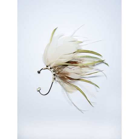 Delphine Charlotte Parmentier Paris | EDEN3 Feather Ear Cuff by one ( White )