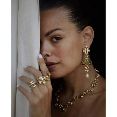 CREZUS Paris : PLAZA Pierced Earrings ( Beige / Gold )