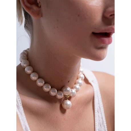BEATRIZ PALACIOS Madrid | BANDAGE PEARL NECKLACE