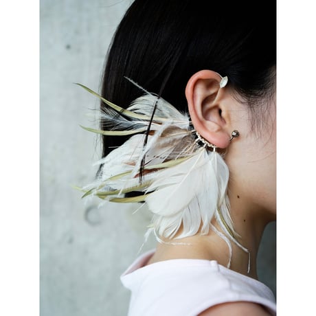 Delphine Charlotte Parmentier Paris | EDEN3 Feather Ear Cuff by one ( White )